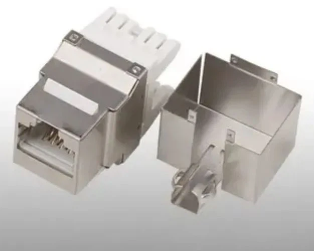 RJ45 keystone jacks is similar to that of shielded RJ45 plugs; has a metal shielding layer is wrapped around the outer periphery RJ45 keystone jacks is similar to that of shielded RJ45 plugs; has a metal shielding layer is wrapped around the outer periphery