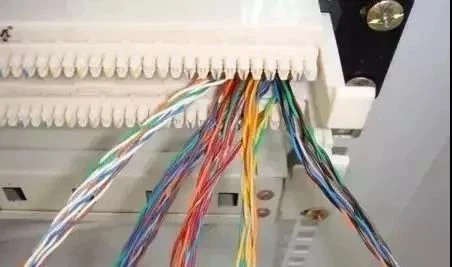 These 100 pairs make up a major group, which is then wrapped together with a white-and-blue striped band.The Grouping Effect 1 These 100 pairs make up a major group, which is then wrapped together with a white-and-blue striped band.The Grouping Effect 1